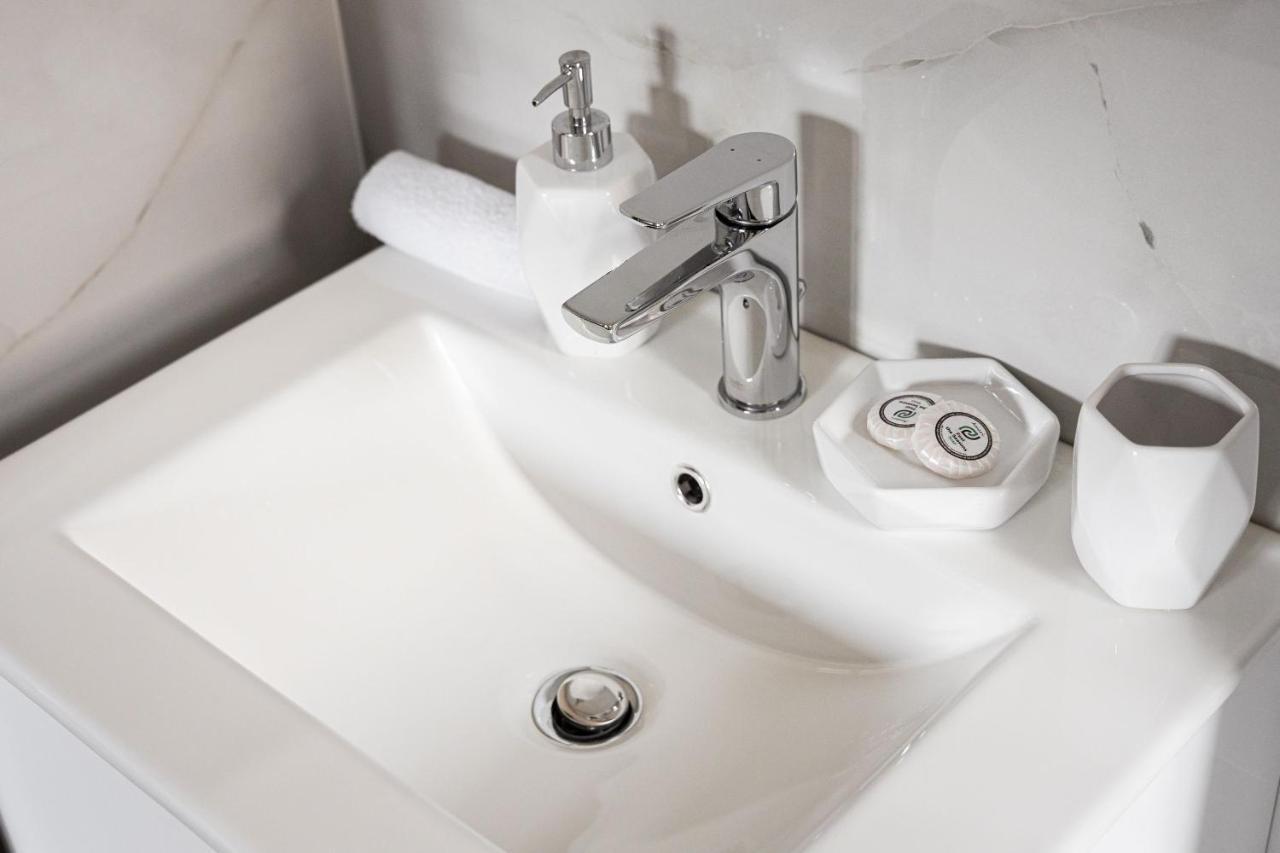 Glyfada Premium Residence Athena Bagian luar foto